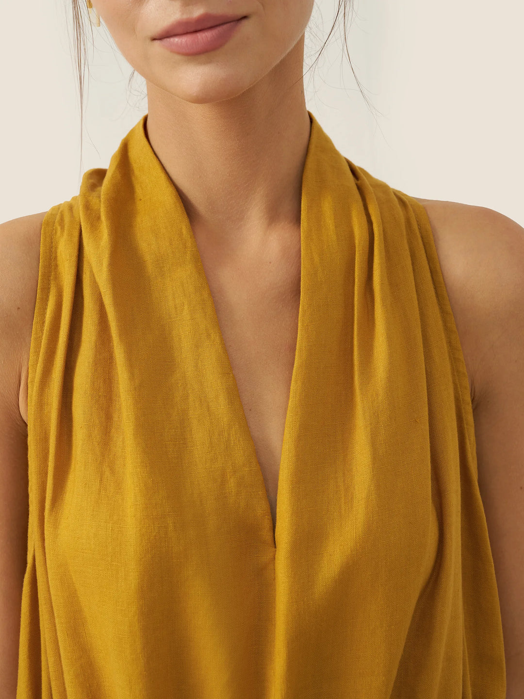 BETH | 100% LINEN V-NECK HALTER MAXI DRESS