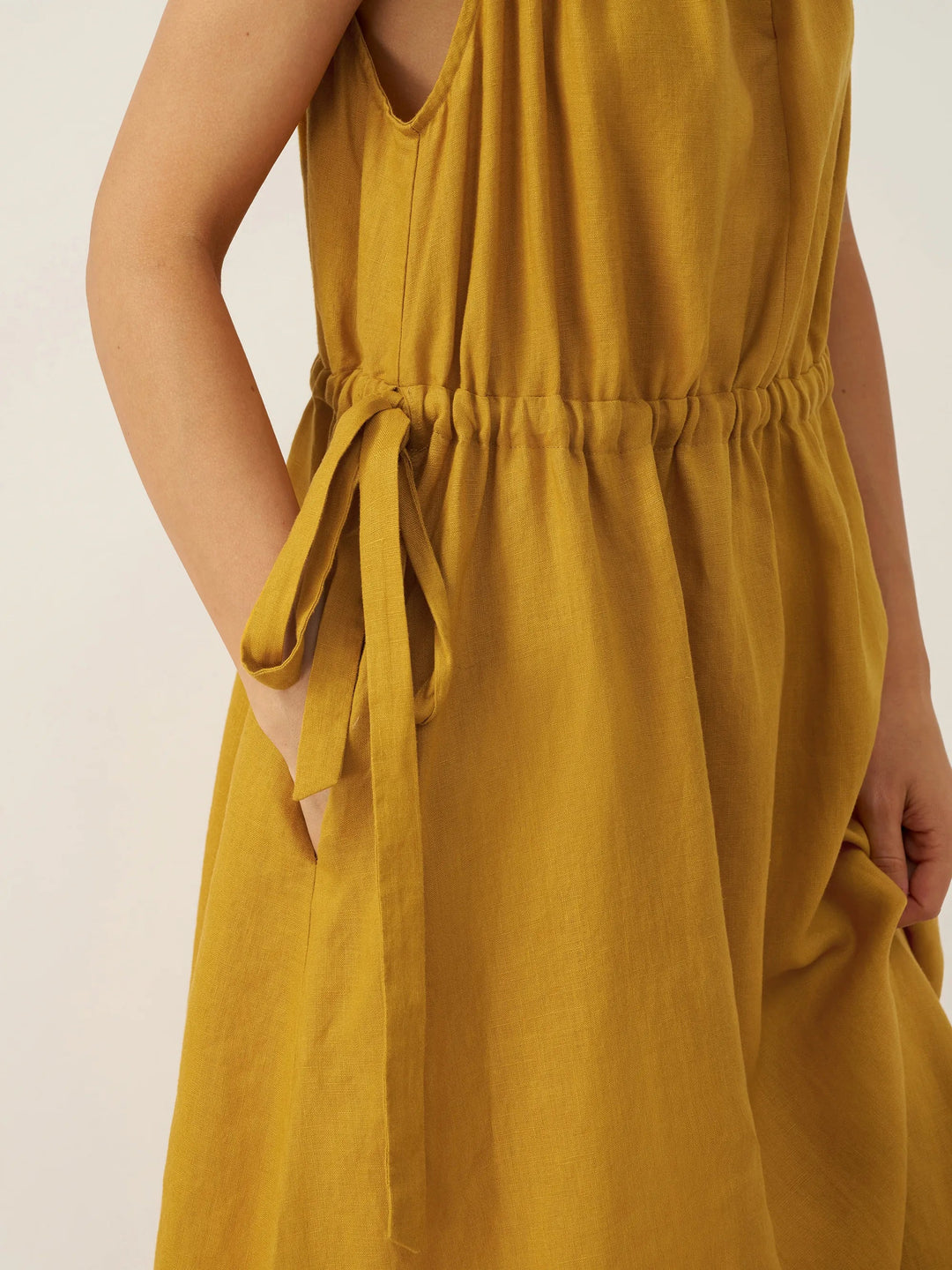 BETH | 100% LINEN V-NECK HALTER MAXI DRESS
