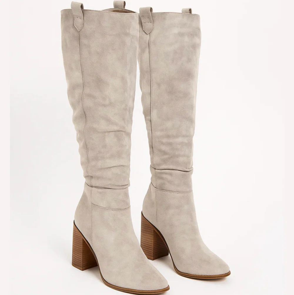 SUEVIA™ | SUEDE BLOCK HEEL BOOTS
